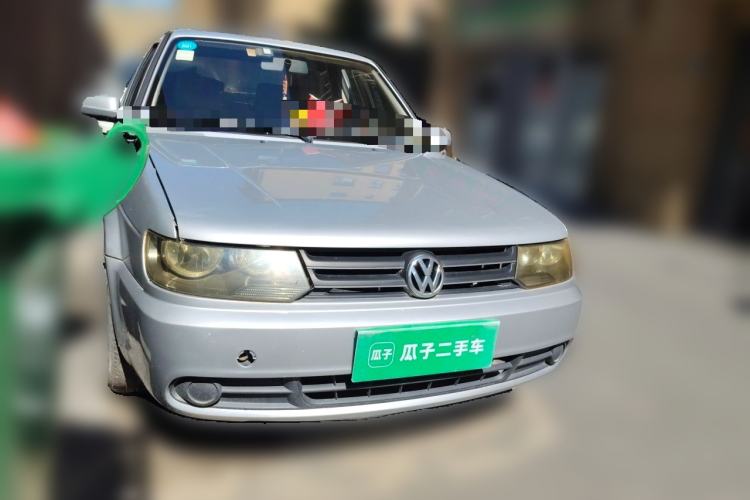 Used Volkswagen Jetta 2010 1.6L Partner Front Right 45 Deg