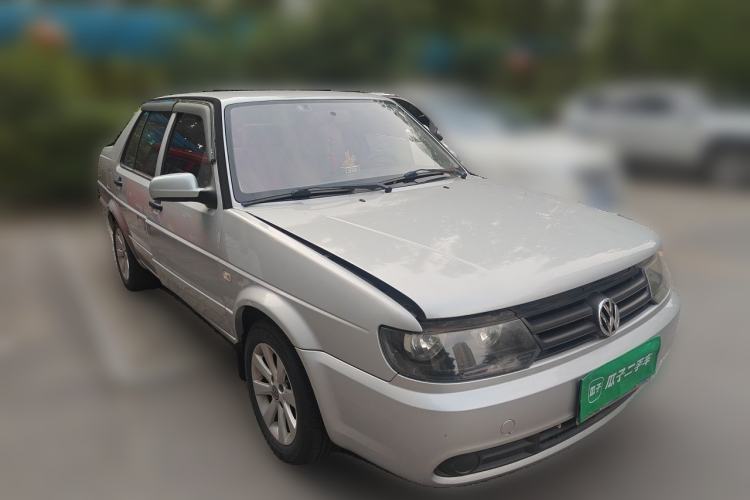 Used Volkswagen Jetta 2010 1.6L Partner Front Right 45 Deg