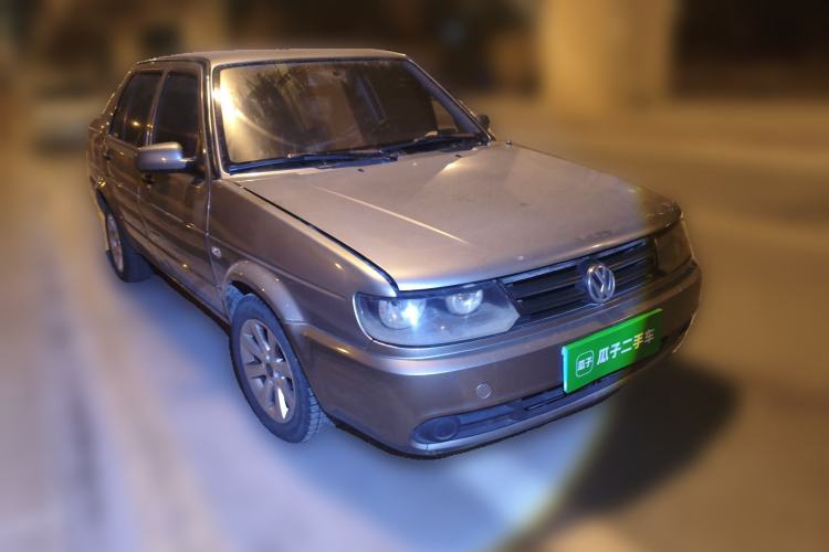 Used Volkswagen Jetta 2010 1.6L Partner Front Right 45 Deg