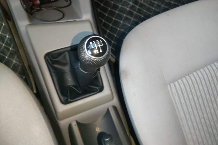 Used Volkswagen Jetta 2010 1.6L Partner Gear Lever