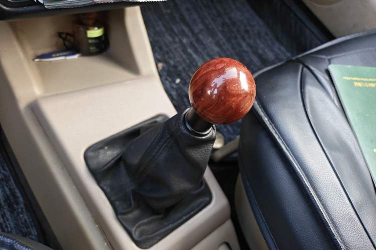Used Volkswagen Jetta 2010 1.6L Vanguard Gear Lever