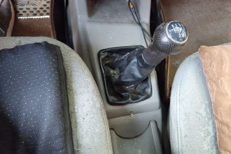 Used Volkswagen Jetta 2010 1.6L Partner Gear Lever