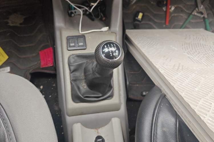 Used Volkswagen Jetta 2010 1.6L Partner Gear Lever