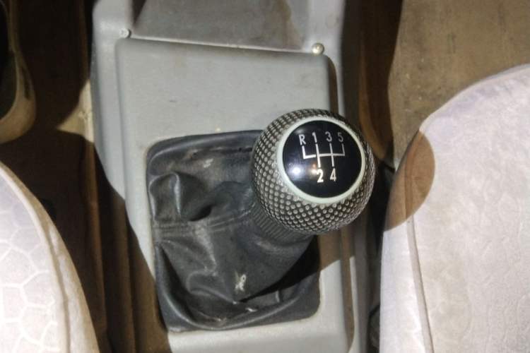 Used Volkswagen Jetta 2010 1.6L Partner Gear Lever