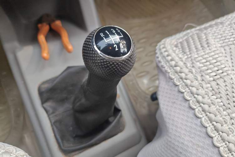 Used Volkswagen Jetta 2010 1.6L Partner Gear Lever