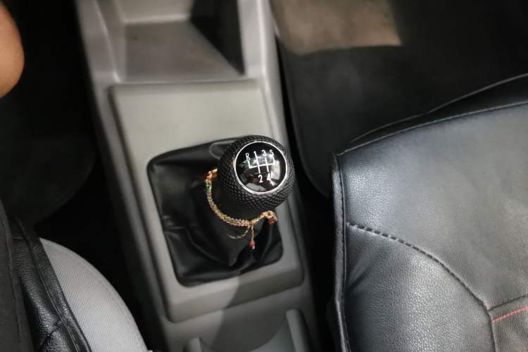 Used Volkswagen Jetta 2010 1.6L Partner Gear Lever