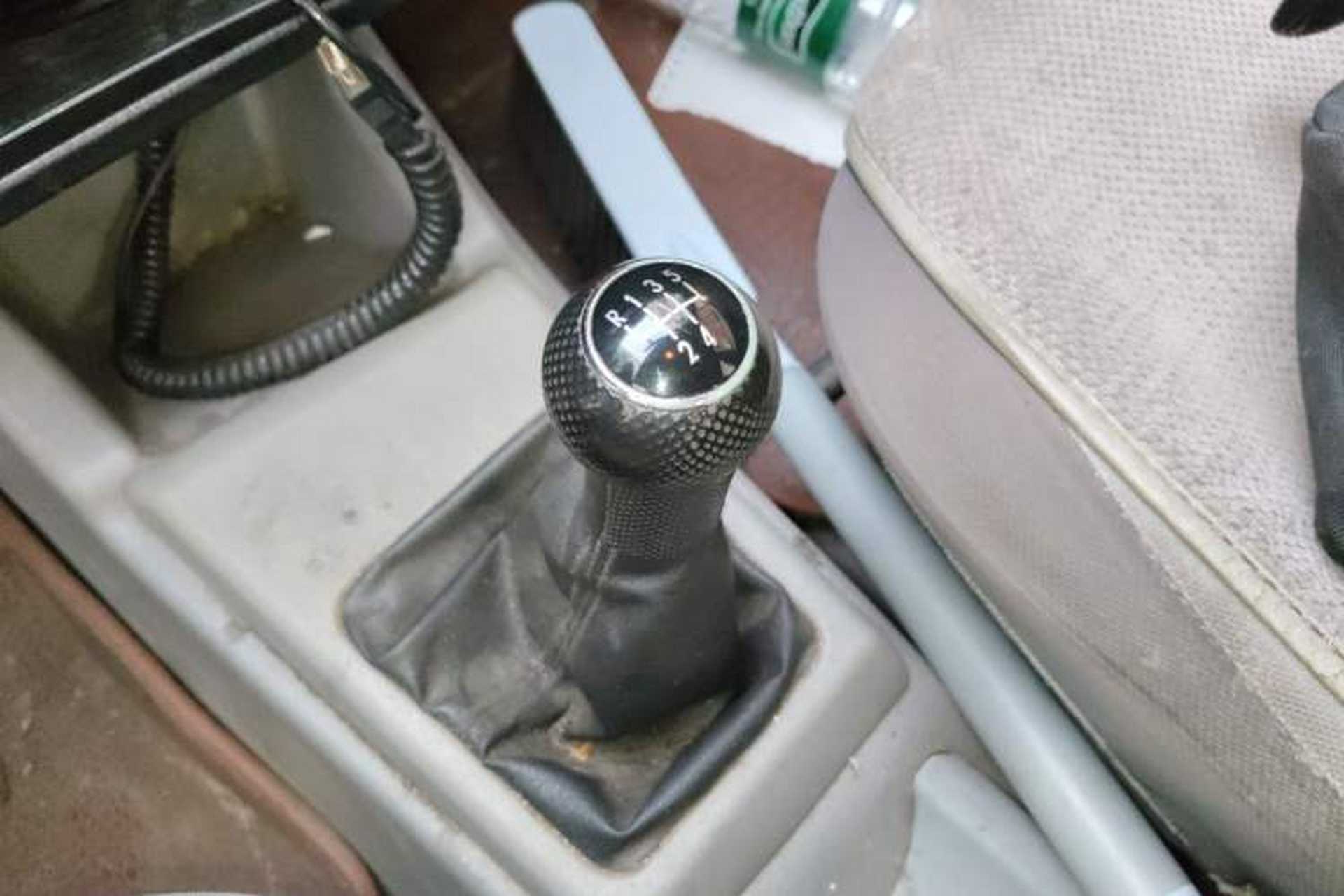 Used Volkswagen Jetta 2010 1.6L Partner Gear Lever