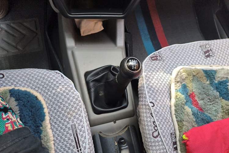 Used Volkswagen Jetta 2010 1.6L Partner Gear Lever