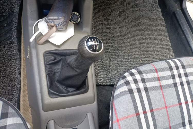 Used Volkswagen Jetta 2010 1.6L Partner Gear Lever