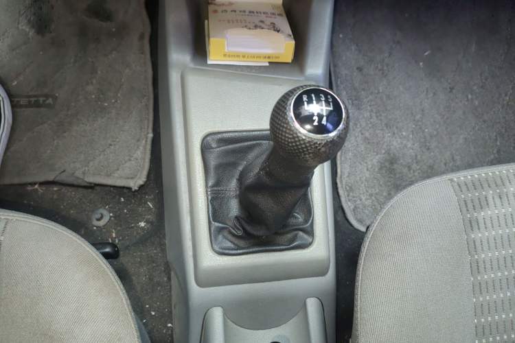 Used Volkswagen Jetta 2010 1.6L Partner Gear Lever