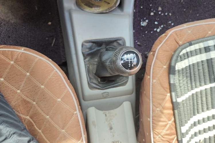 Used Volkswagen Jetta 2010 1.6L Partner Gear Lever