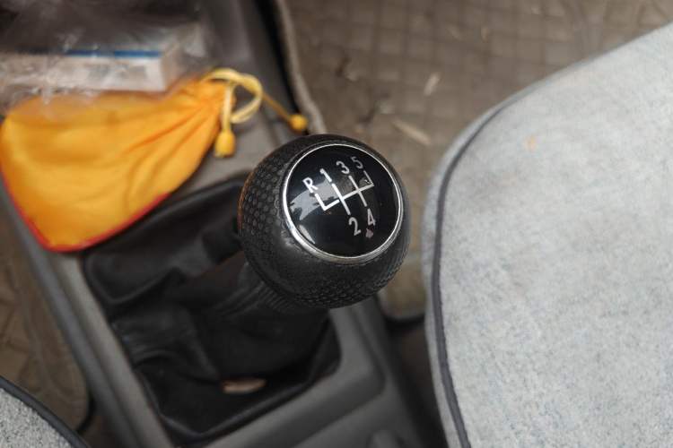 Used Volkswagen Jetta 2010 1.6L Partner Gear Lever