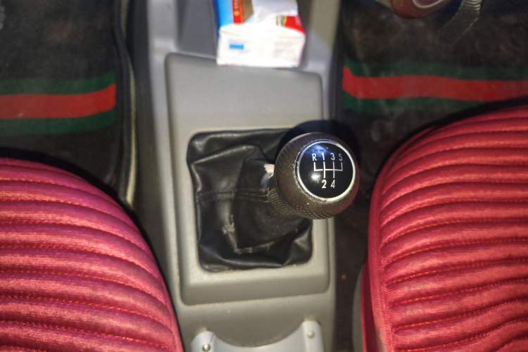 Used Volkswagen Jetta 2010 1.6L Partner Gear Lever