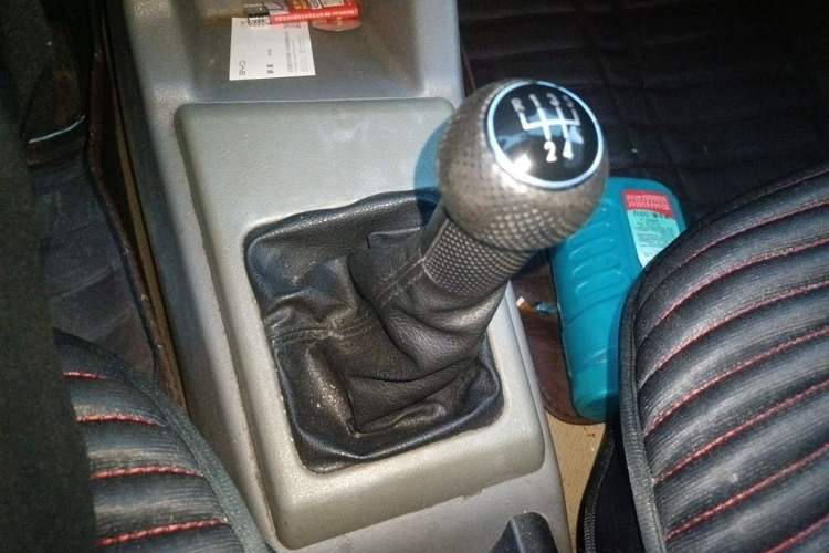 Used Volkswagen Jetta 2010 1.6L Partner Gear Lever