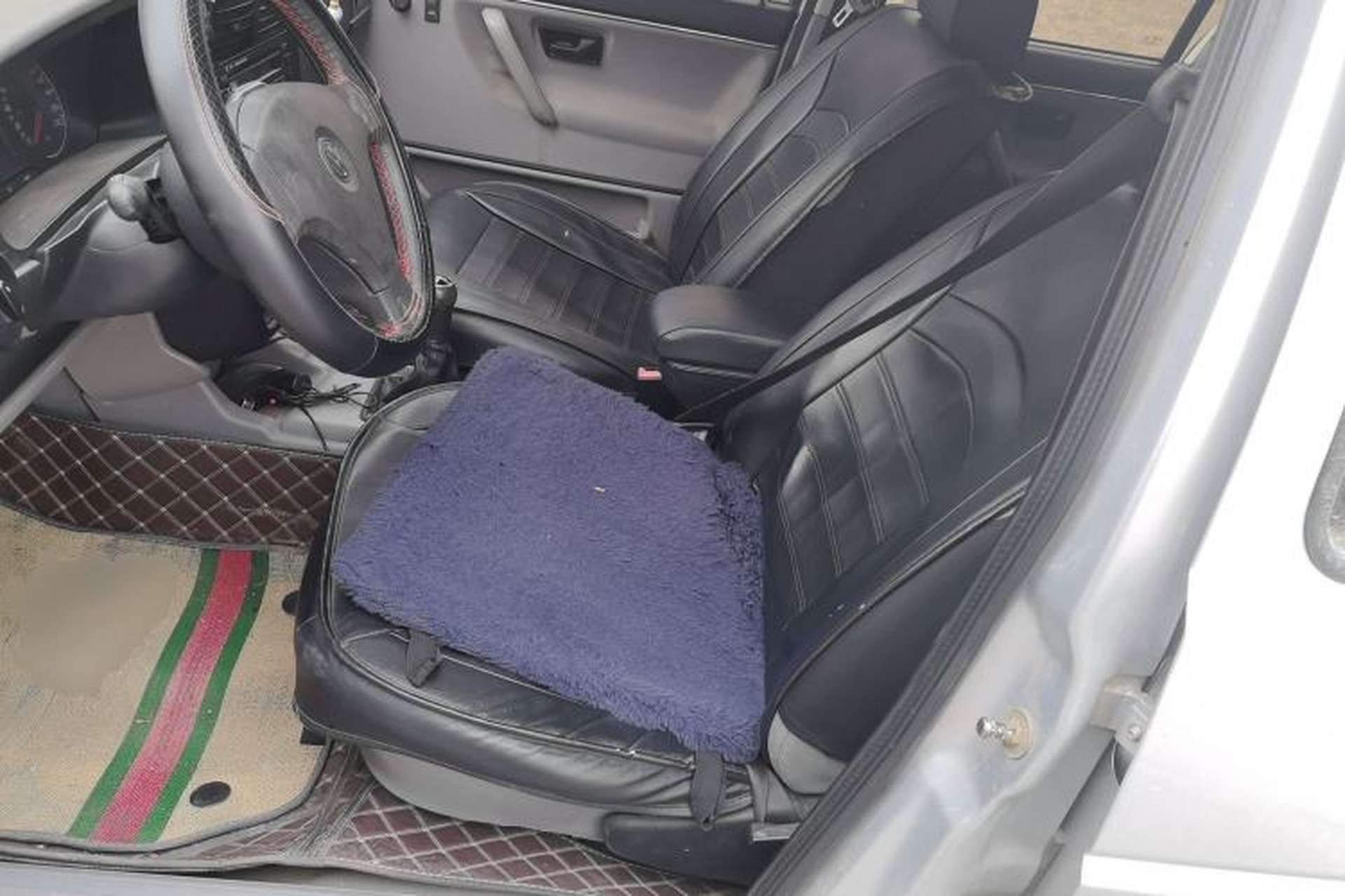 Used Volkswagen Jetta 2010 1.6L Partner Left Front Seat