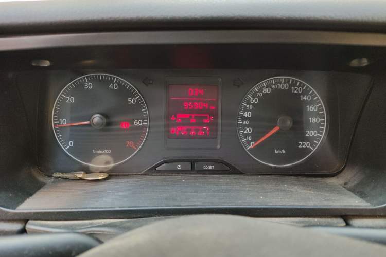 Used Volkswagen Jetta 2010 1.6L Partner Odometer Close Up