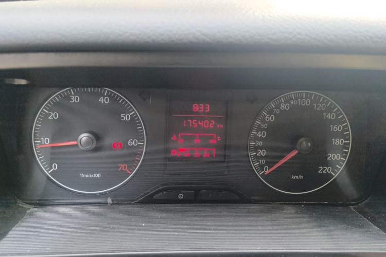 Used Volkswagen Jetta 2010 1.6L Partner Odometer Close Up