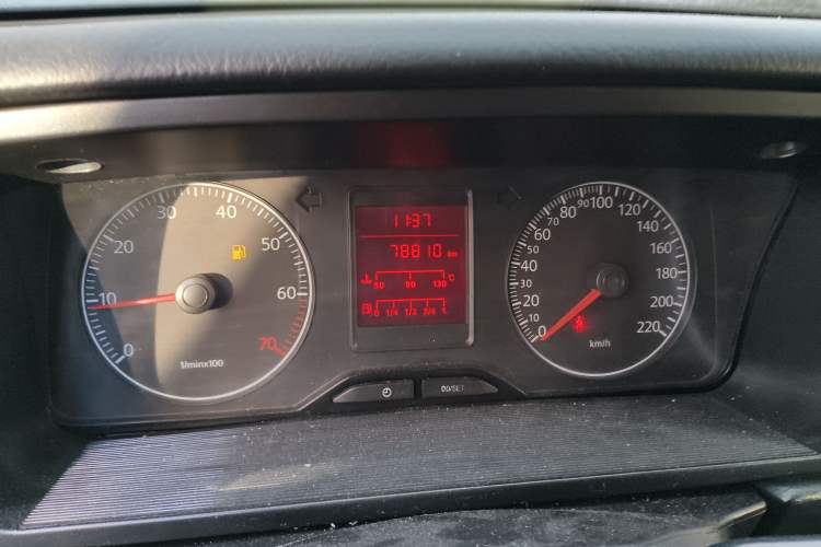 Used Volkswagen Jetta 2010 1.6L Vanguard Odometer Close Up