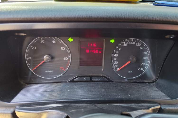 Used Volkswagen Jetta 2010 1.6L Partner Odometer Close Up