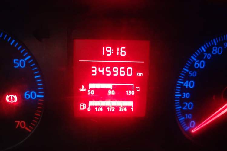 Used Volkswagen Jetta 2010 1.6L Partner Odometer Close Up