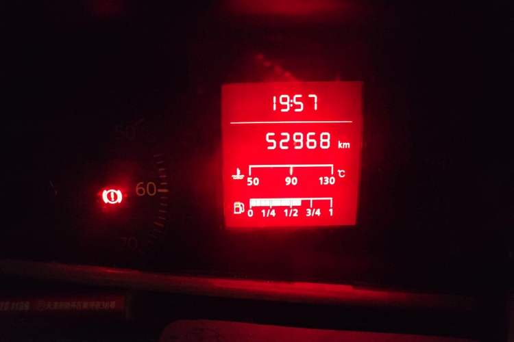 Used Volkswagen Jetta 2010 1.6L Partner Odometer Close Up