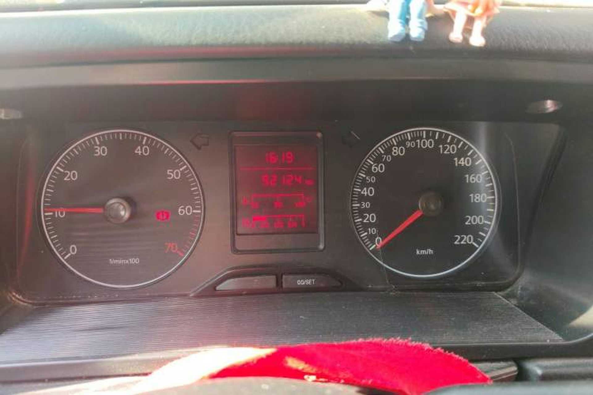 Used Volkswagen Jetta 2010 1.6L Partner Odometer Close Up