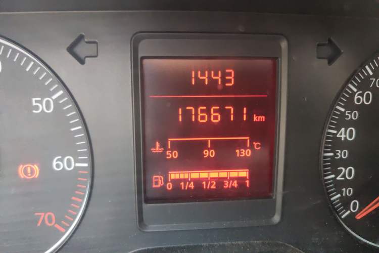 Used Volkswagen Jetta 2010 1.6L Partner Odometer Close Up