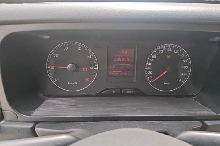 Used Volkswagen Jetta 2010 1.6L Partner Odometer Close Up