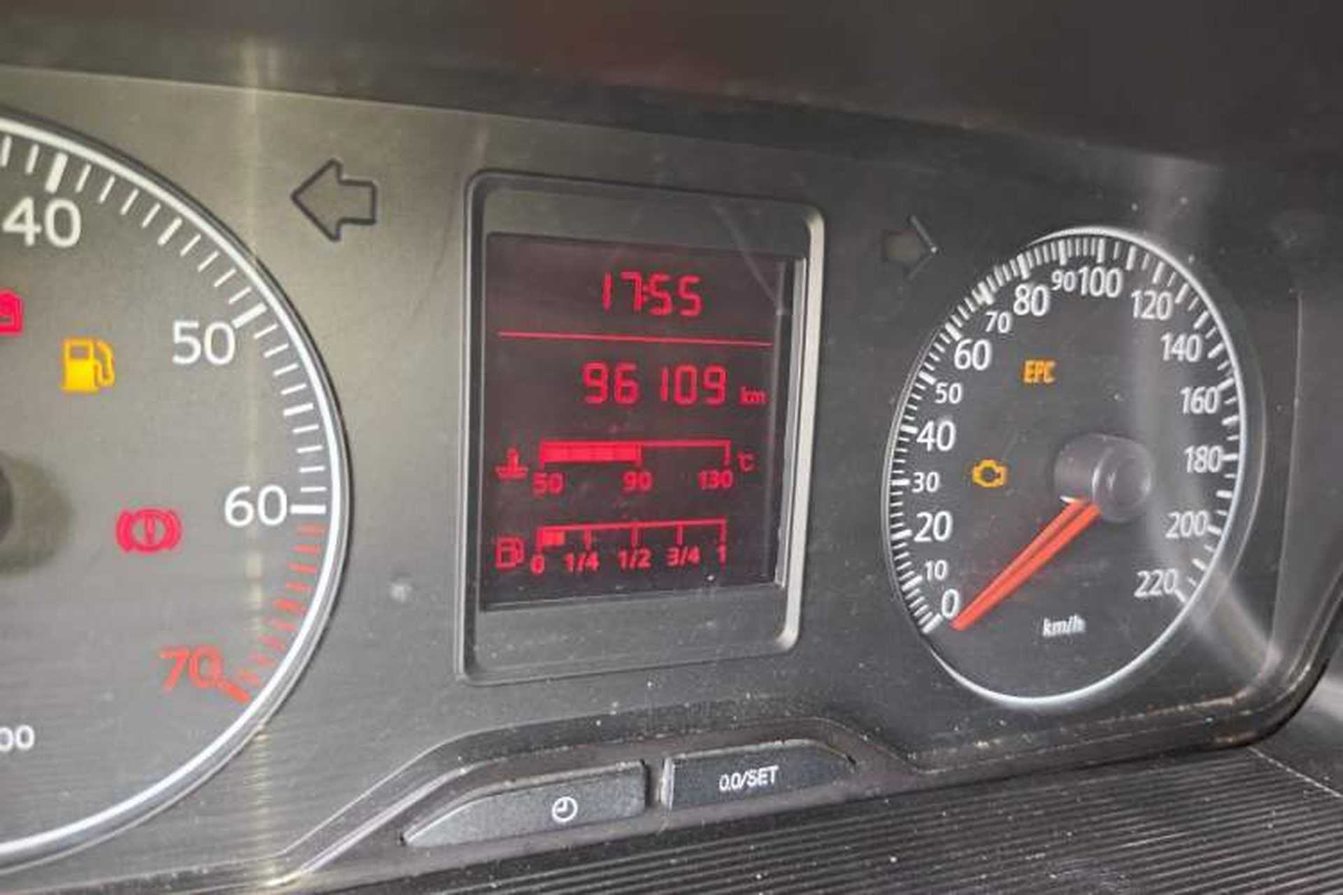 Used Volkswagen Jetta 2010 1.6L Partner Odometer Close Up