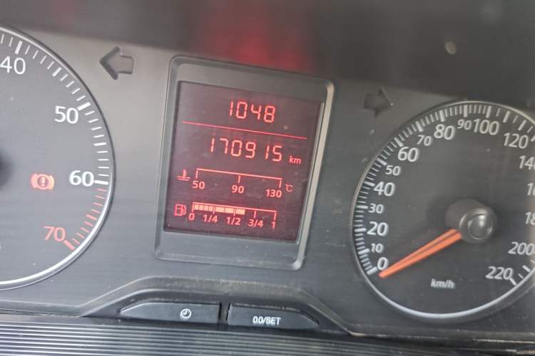 Used Volkswagen Jetta 2010 1.6L Partner Odometer Close Up