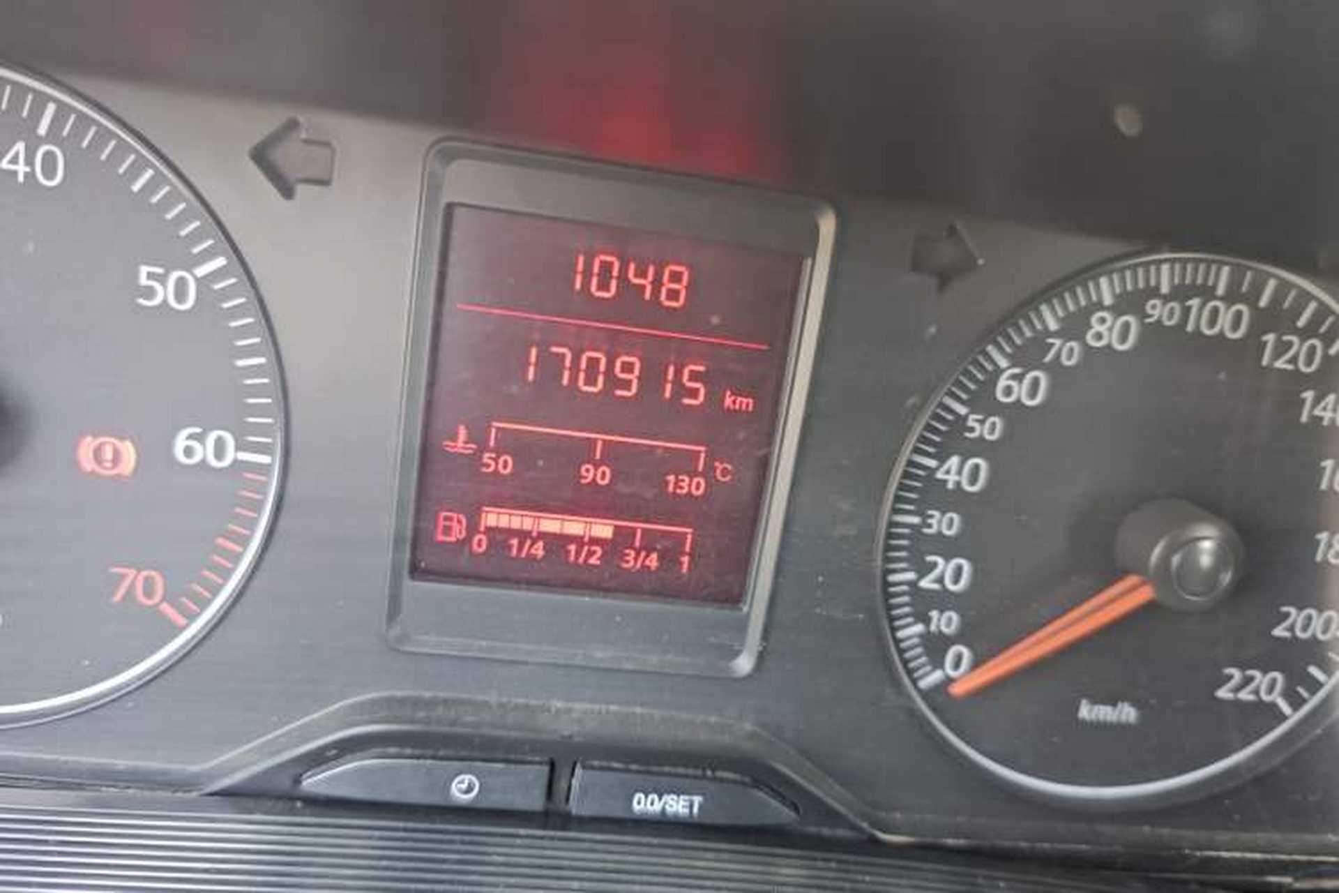 Used Volkswagen Jetta 2010 1.6L Partner Odometer Close Up