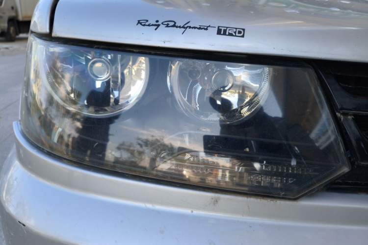 Used Volkswagen Jetta 2010 1.6L Partner Right Front Headlight