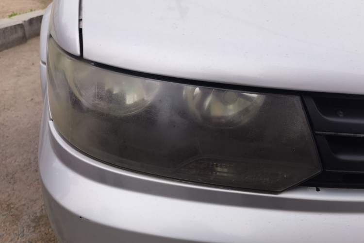 Used Volkswagen Jetta 2010 1.6L Partner Right Front Headlight