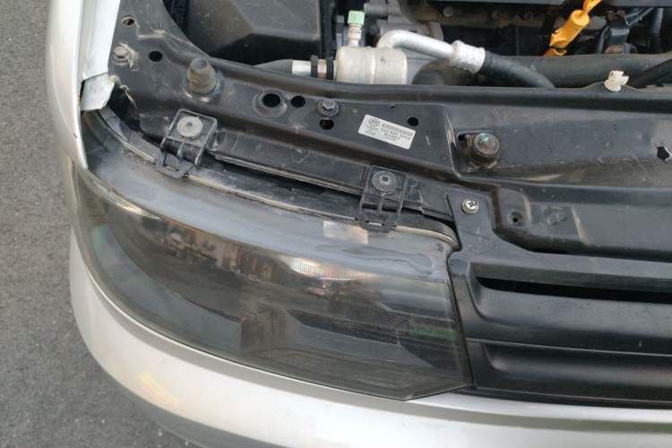 Used Volkswagen Jetta 2010 1.6L Partner Right Front Headlight