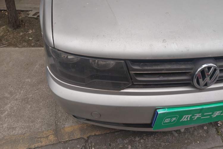 Used Volkswagen Jetta 2010 1.6L Partner Right Front Headlight