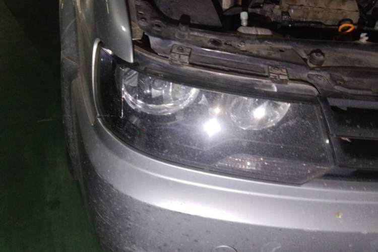Used Volkswagen Jetta 2010 1.6L Partner Right Front Headlight