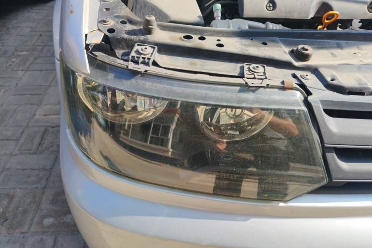Used Volkswagen Jetta 2010 1.6L Partner Right Front Headlight