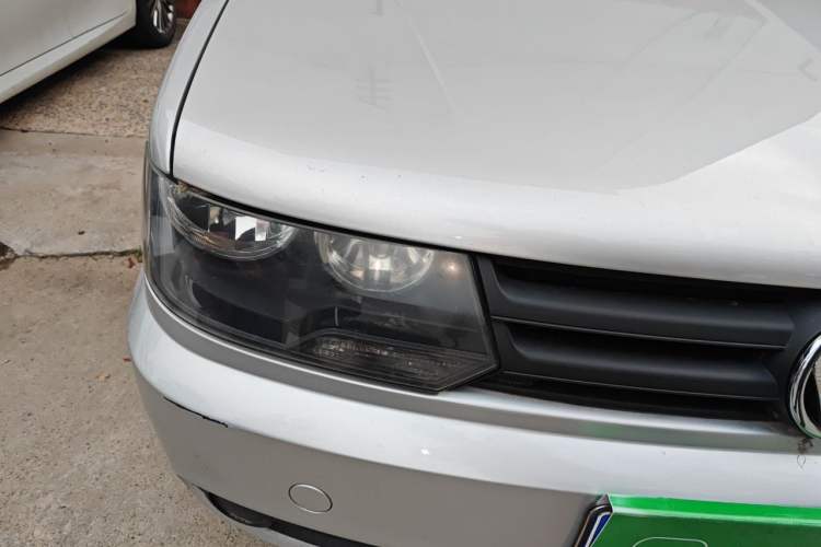 Used Volkswagen Jetta 2010 1.6L Partner Right Front Headlight