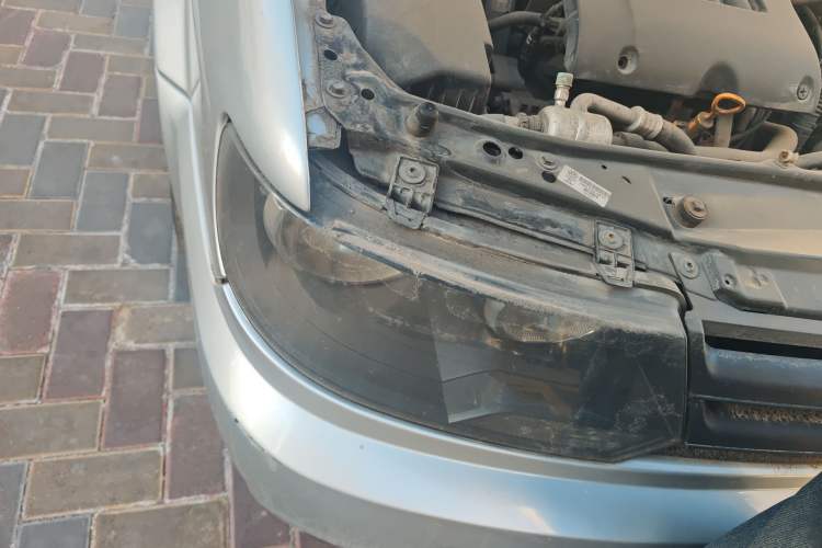 Used Volkswagen Jetta 2010 1.6L Vanguard Right Front Headlight