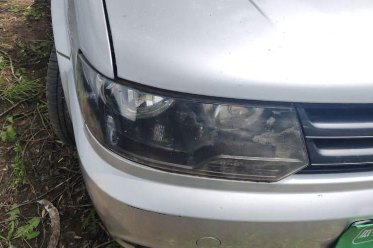 Used Volkswagen Jetta 2010 1.6L Partner Right Front Headlight
