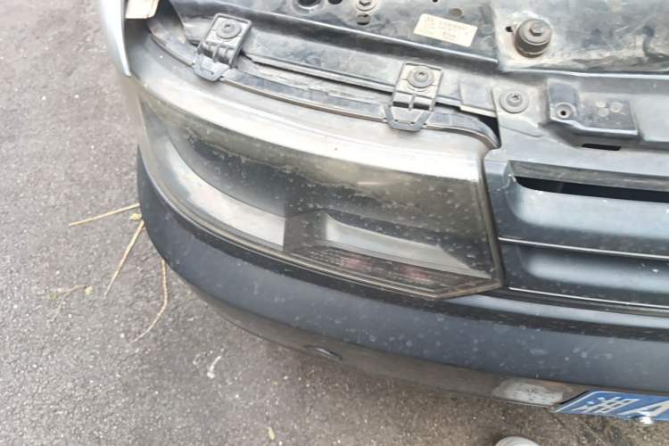 Used Volkswagen Jetta 2010 1.6L Partner Right Front Headlight