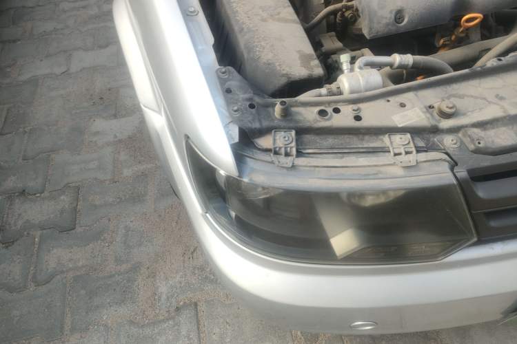 Used Volkswagen Jetta 2010 1.6L Partner Right Front Headlight