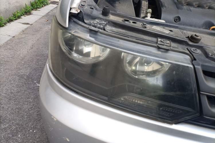 Used Volkswagen Jetta 2010 1.6L Partner Right Front Headlight
