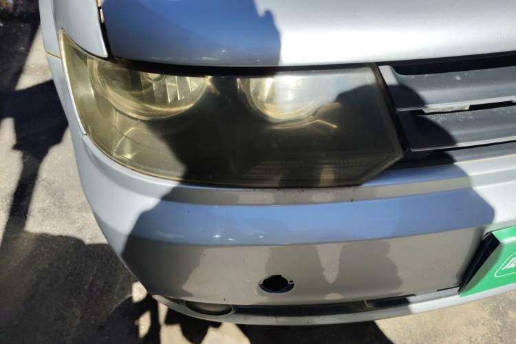Used Volkswagen Jetta 2010 1.6L Partner Right Front Headlight