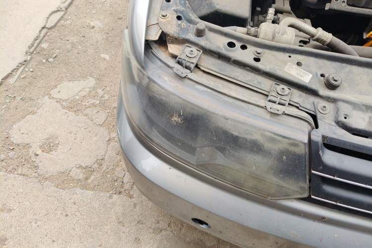Used Volkswagen Jetta 2010 1.6L Vanguard Right Front Headlight