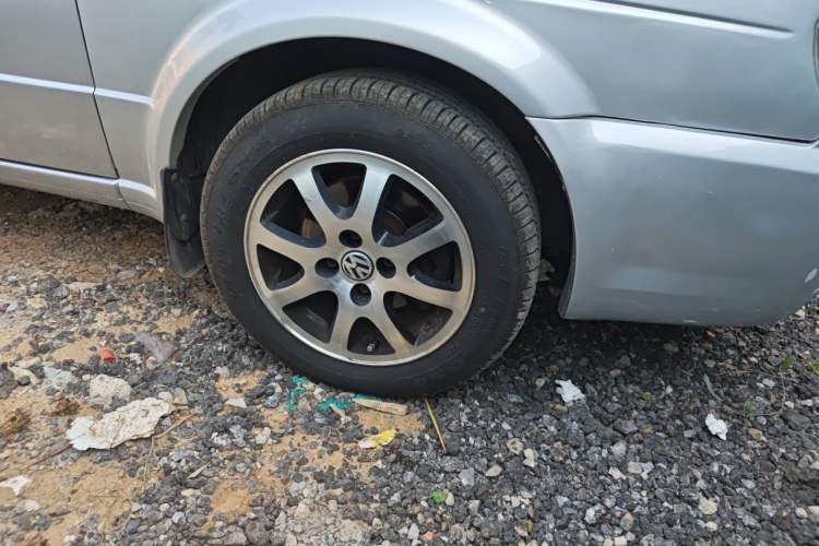 Used Volkswagen Jetta 2010 1.6L Partner Right Front Wheel Hub