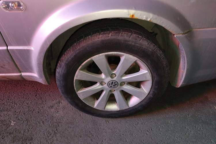 Used Volkswagen Jetta 2010 1.6L Partner Right Front Wheel Hub