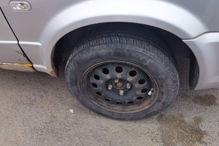 Used Volkswagen Jetta 2010 1.6L Partner Right Front Wheel Hub