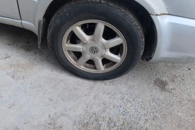 Used Volkswagen Jetta 2010 1.6L Partner Right Front Wheel Hub