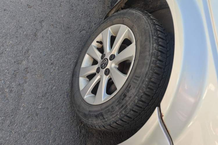 Used Volkswagen Jetta 2010 1.6L Partner Right Front Wheel Hub